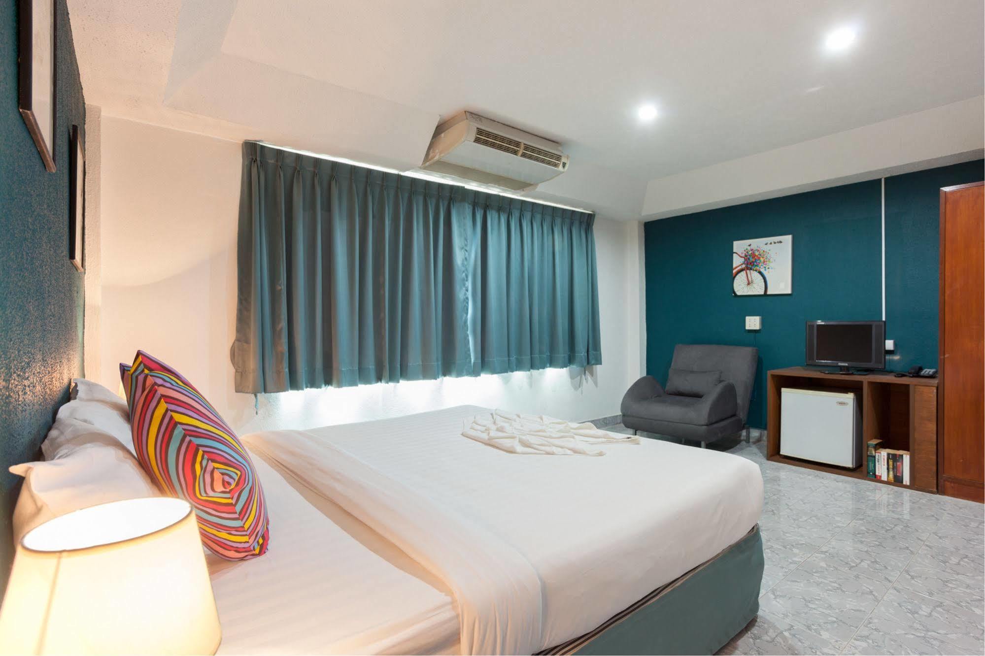 Simple Boutique Seabreeze Otel Patong Dış mekan fotoğraf